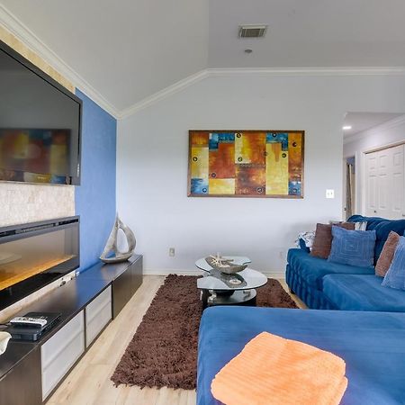 Galveston Escape With Entertainment Patio And Deck! Βίλα Εξωτερικό φωτογραφία