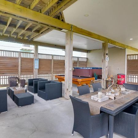 Galveston Escape With Entertainment Patio And Deck! Βίλα Εξωτερικό φωτογραφία