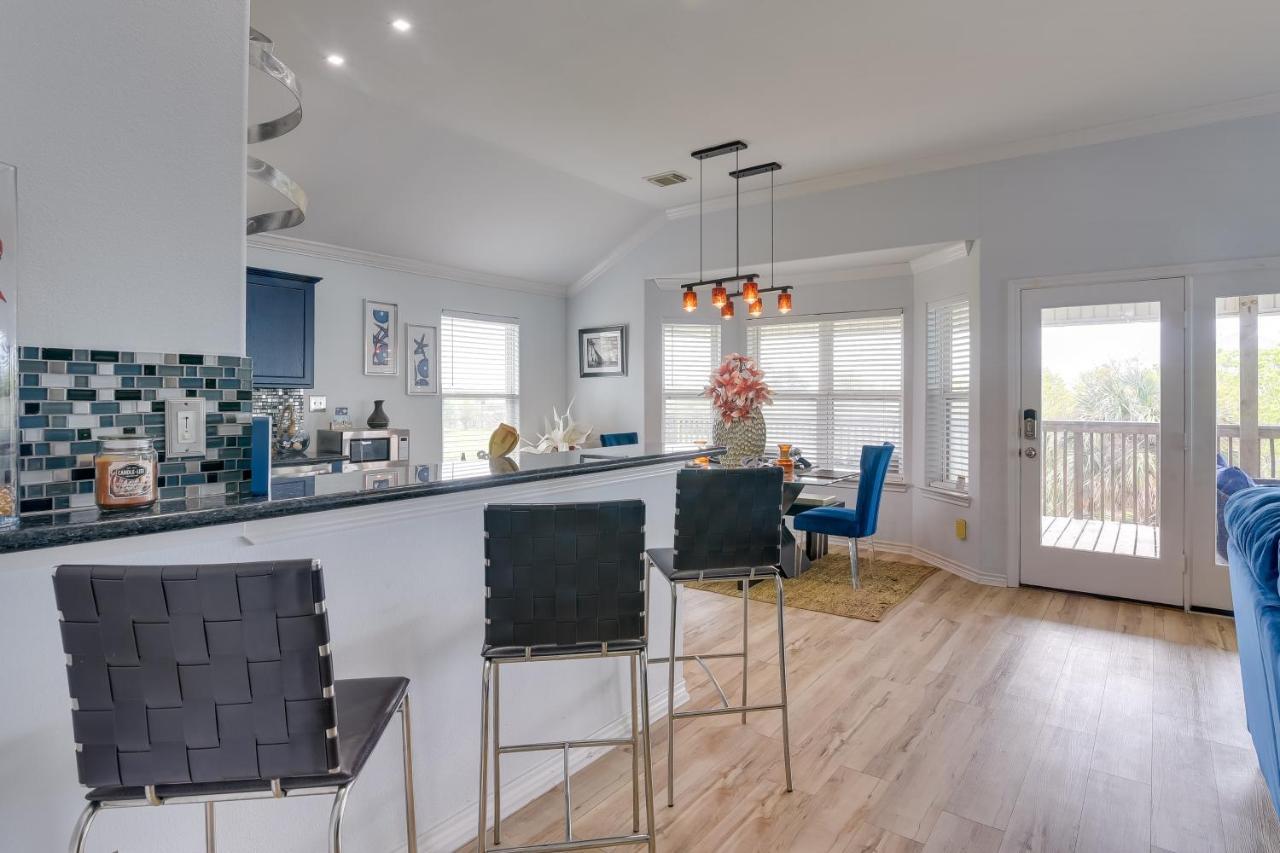 Galveston Escape With Entertainment Patio And Deck! Βίλα Εξωτερικό φωτογραφία