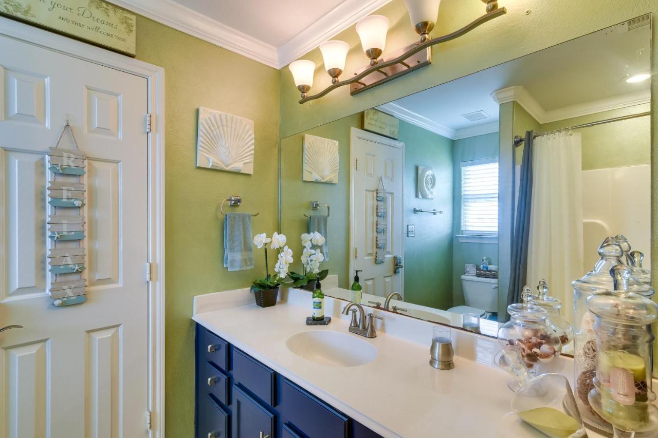 Galveston Escape With Entertainment Patio And Deck! Βίλα Εξωτερικό φωτογραφία