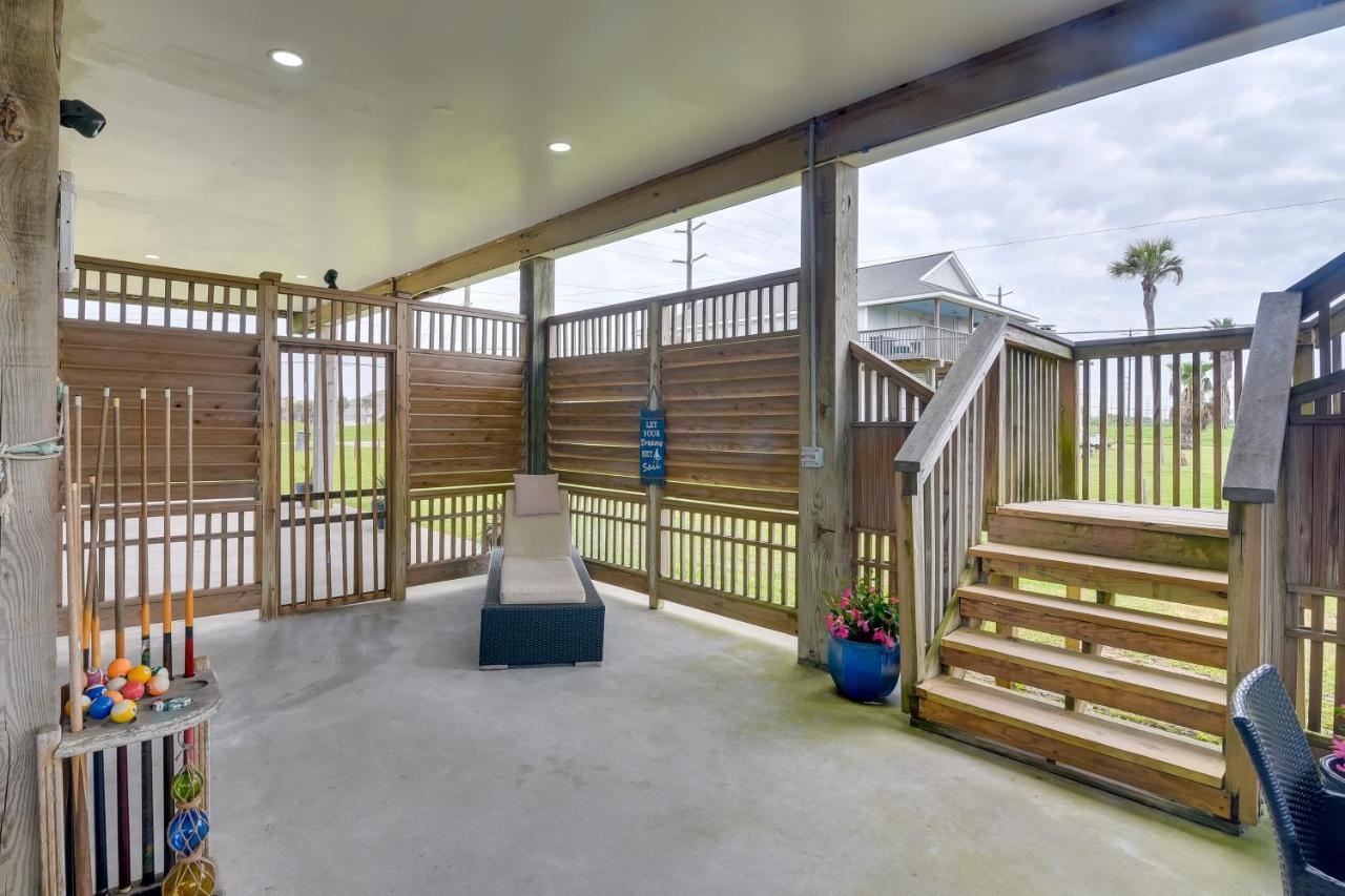 Galveston Escape With Entertainment Patio And Deck! Βίλα Εξωτερικό φωτογραφία