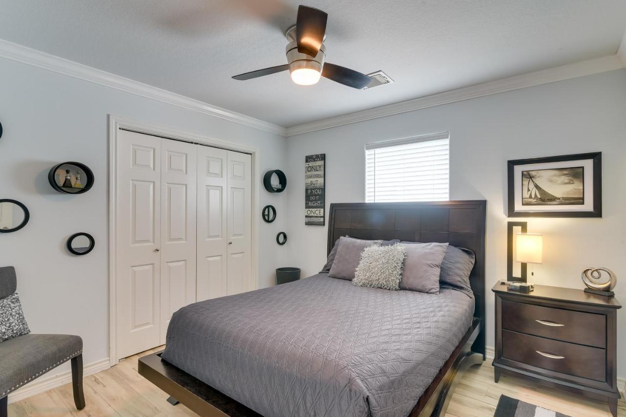 Galveston Escape With Entertainment Patio And Deck! Βίλα Εξωτερικό φωτογραφία