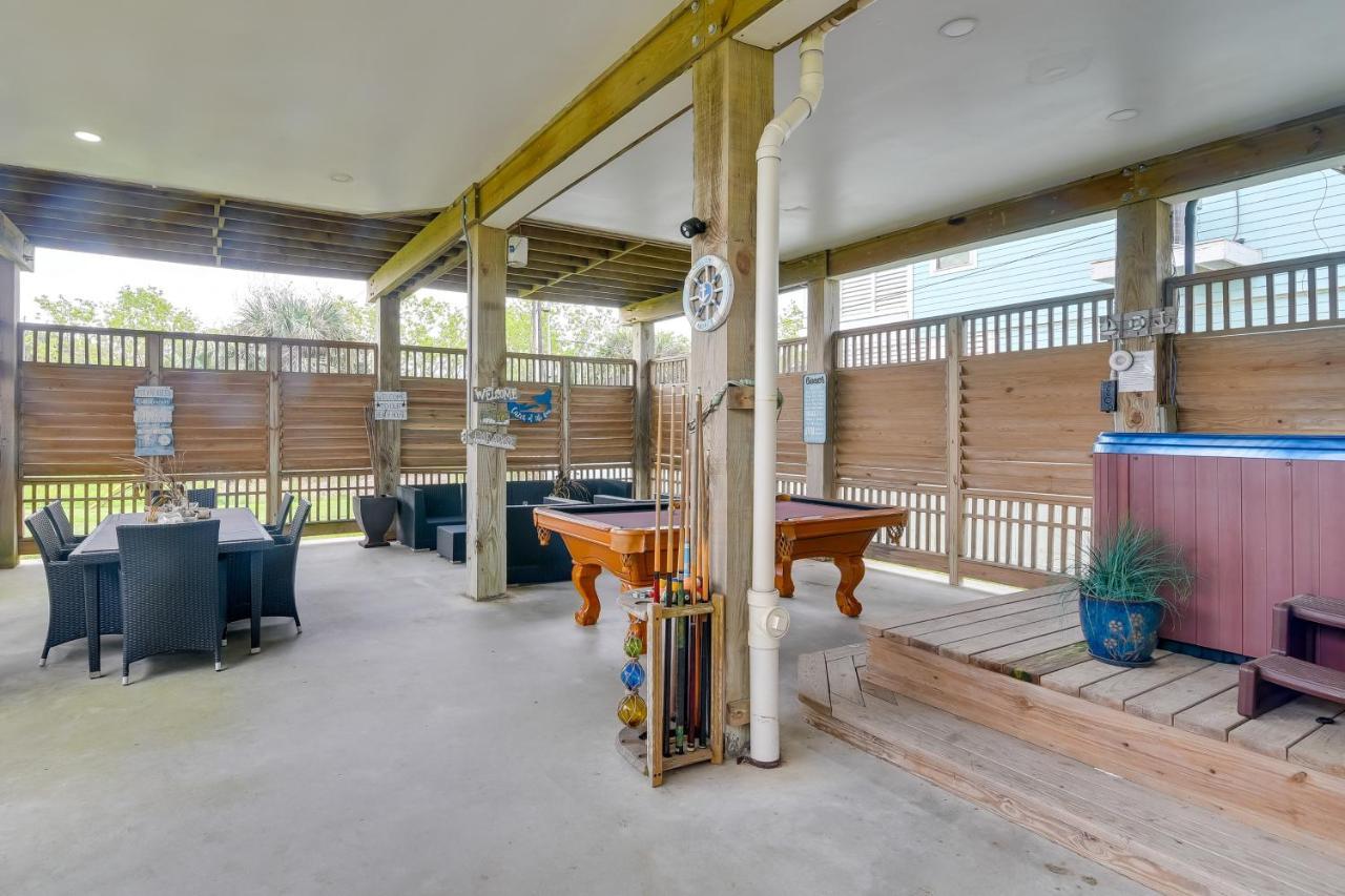 Galveston Escape With Entertainment Patio And Deck! Βίλα Εξωτερικό φωτογραφία